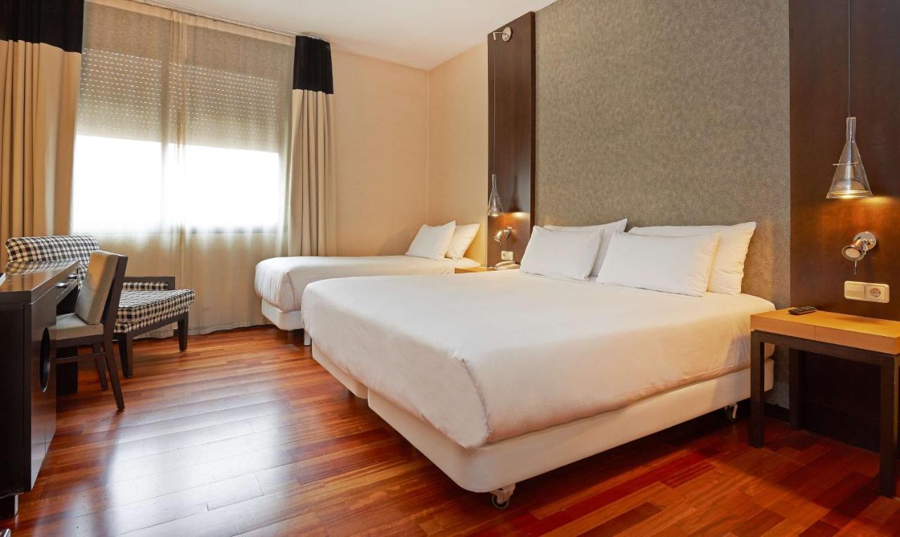 เอ็นเอช บาร์เซโลนา เอชัมเปล Hotel ภายนอก รูปภาพ