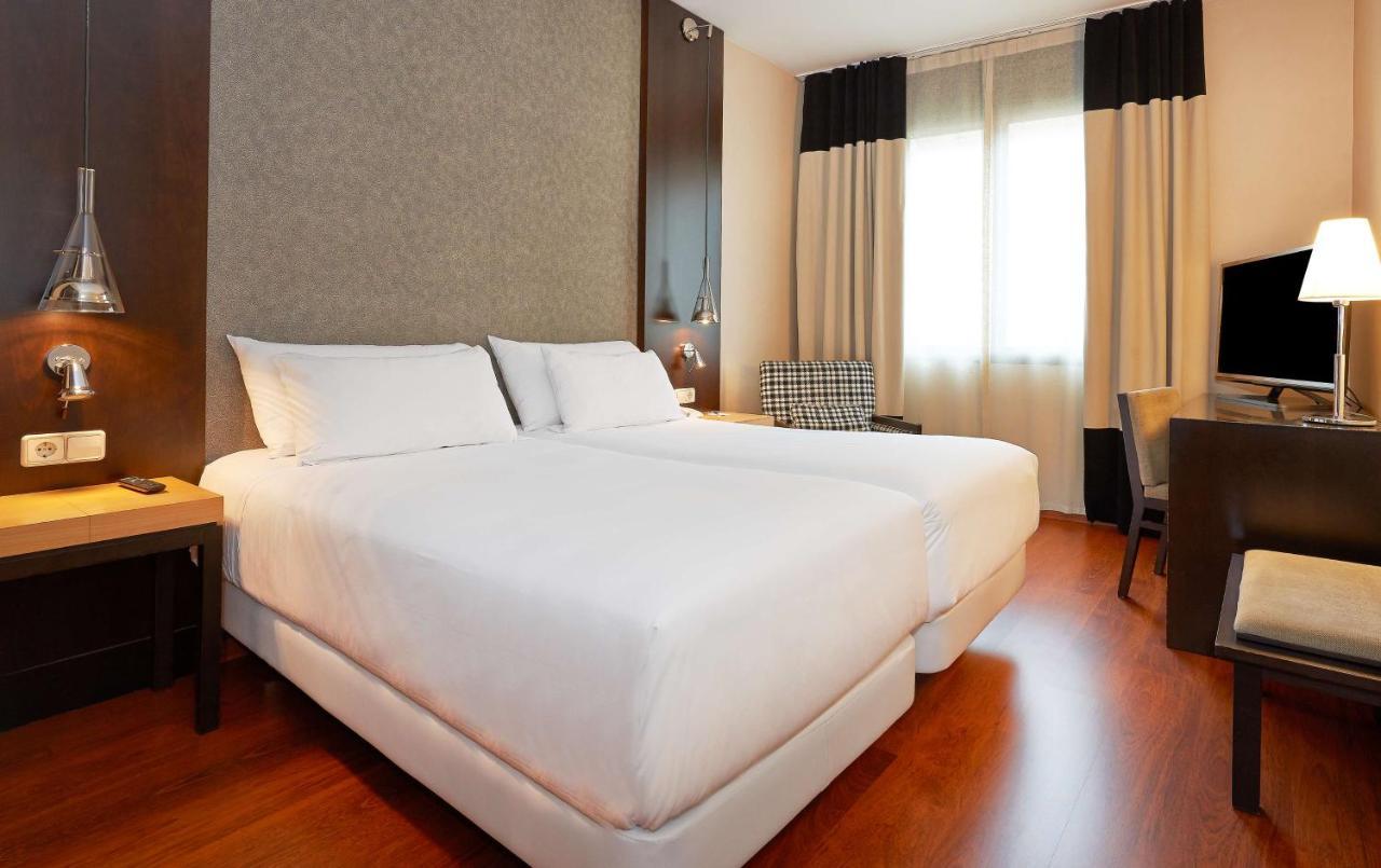 เอ็นเอช บาร์เซโลนา เอชัมเปล Hotel ภายนอก รูปภาพ
